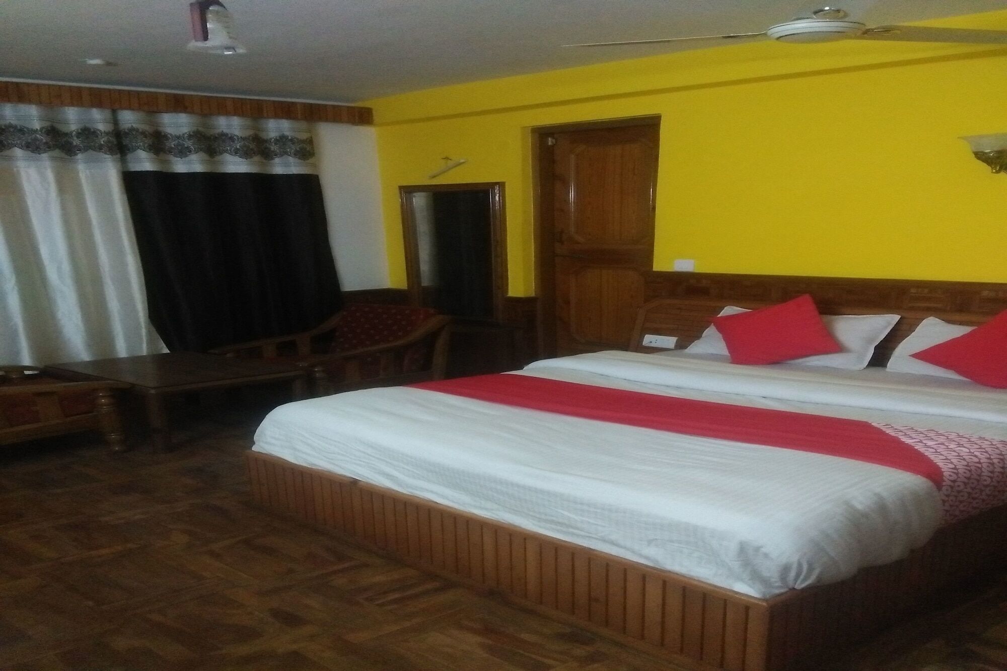 Hotel Rajhans Manali Extérieur photo