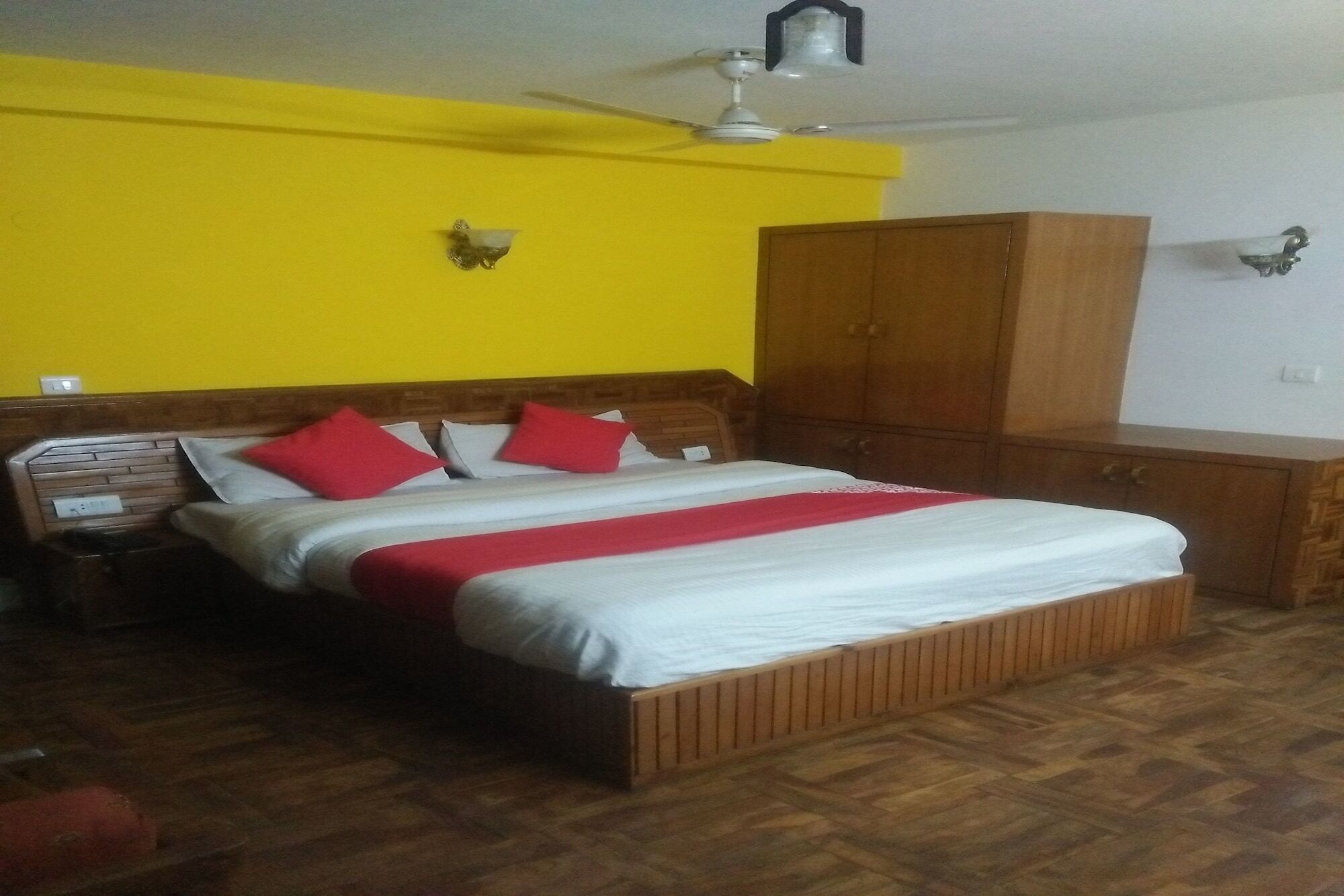 Hotel Rajhans Manali Extérieur photo